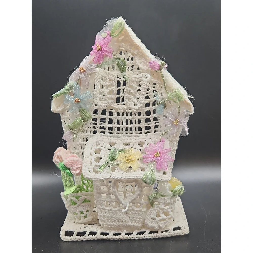 Vintage Cottagecore Starched Crochet House Ribbon Embroidery Flower Cottage 7.5